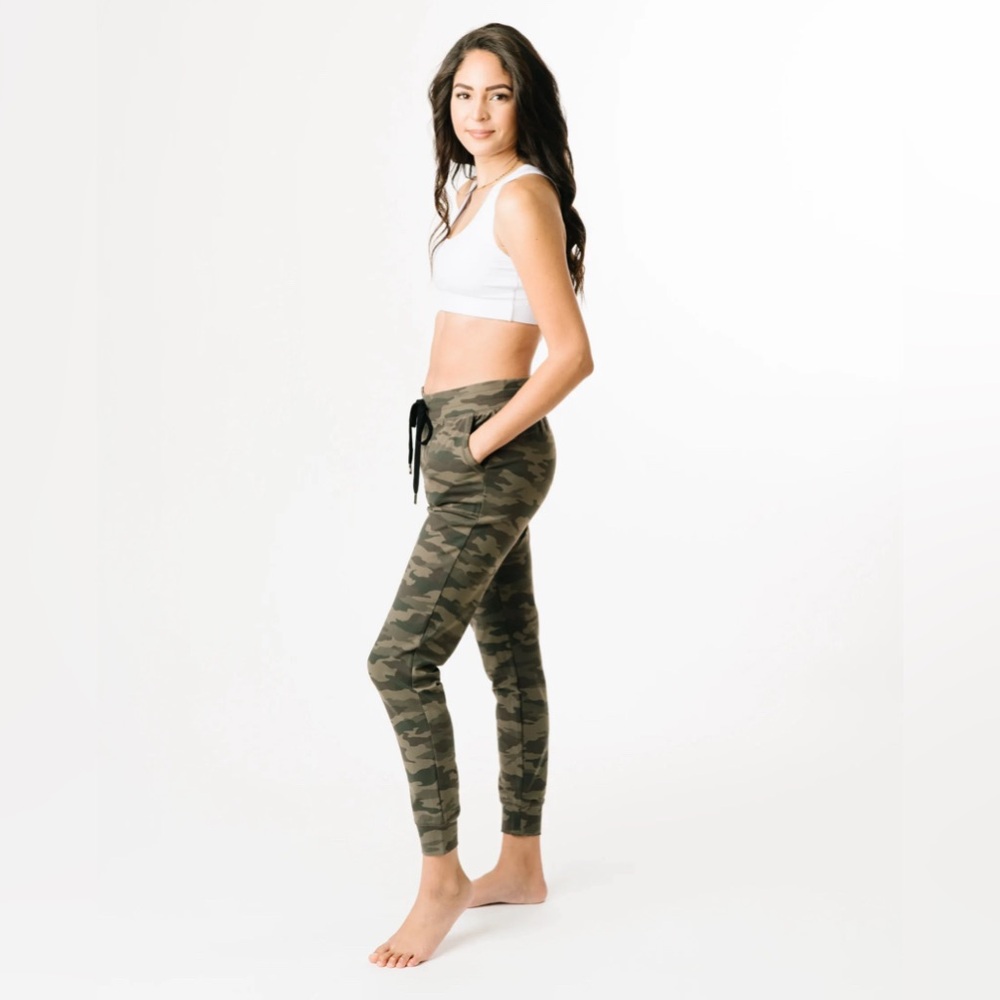 Zyia Unwind Camo Jogger